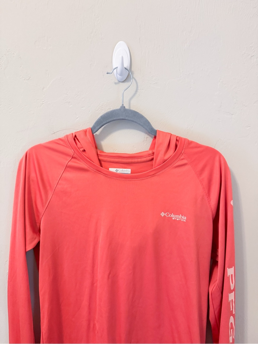 Columbia Coral Long-Sleeve Hooded PFG Shirt - Picture 2 of 4
